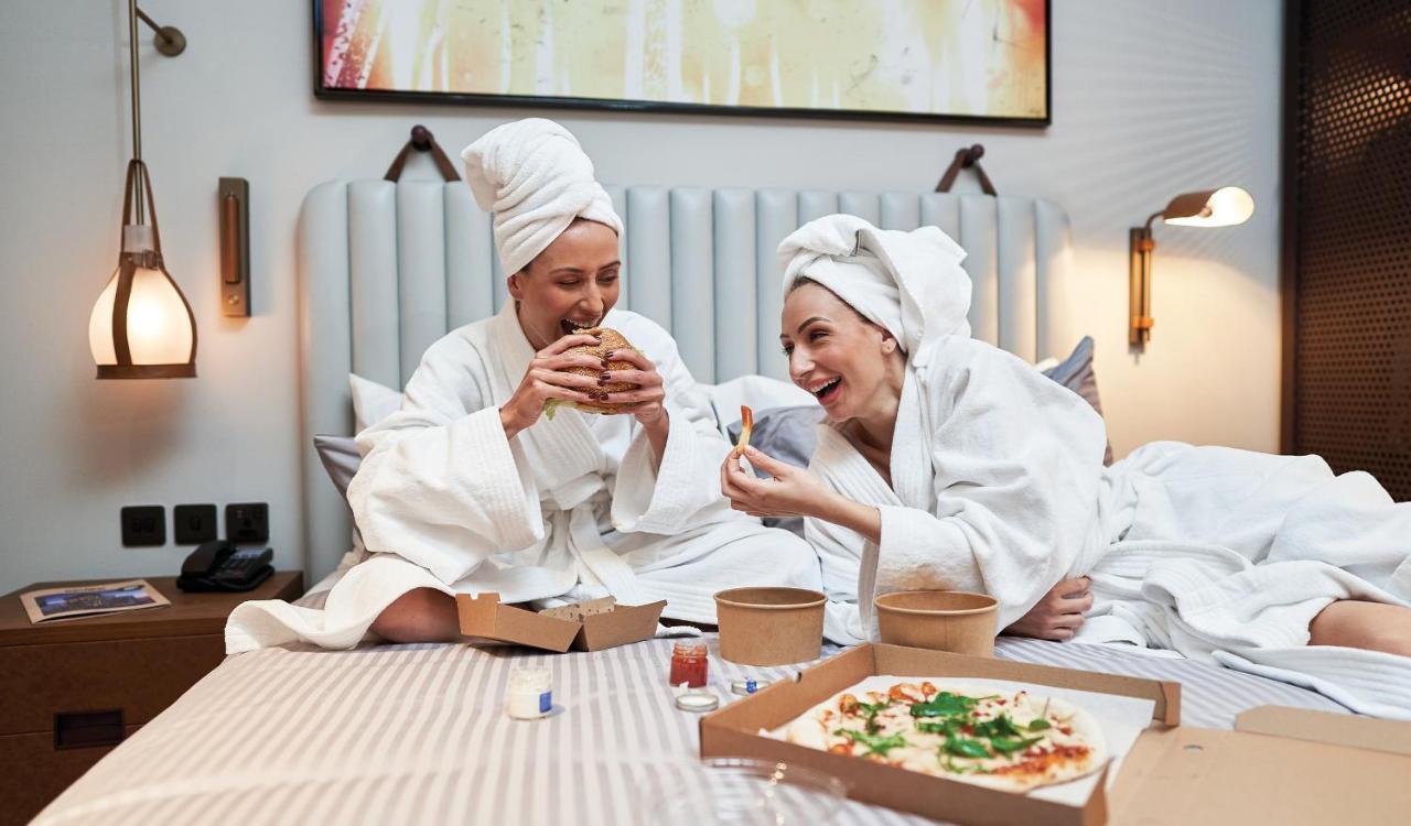 Revier Hotel Dubai Bagian luar foto